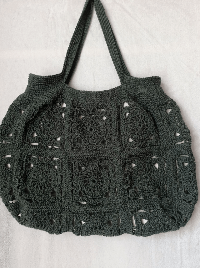 Sac en crochet tote bag fourre-tout monochrome