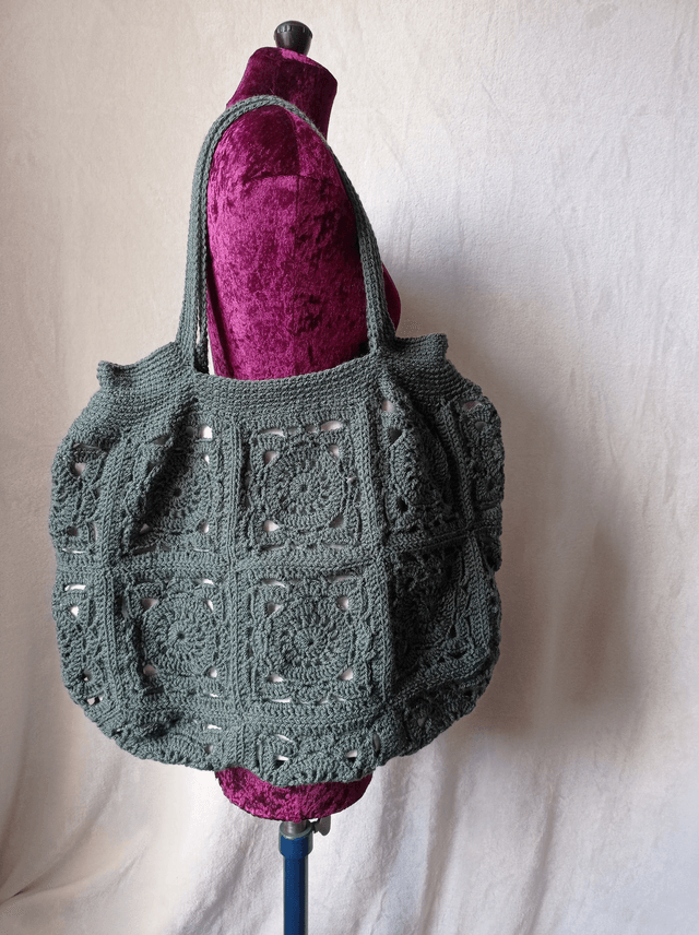 Sac en crochet tote bag fourre-tout monochrome